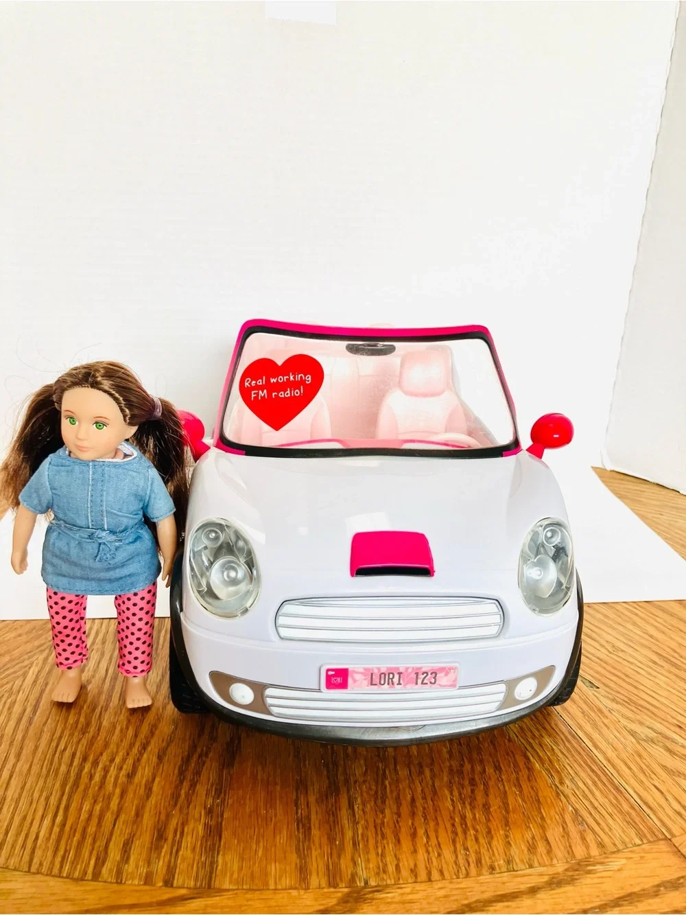 Battat Lori Go Everywhere Convertible Car With Working Radio & 6.5in Nadene Doll